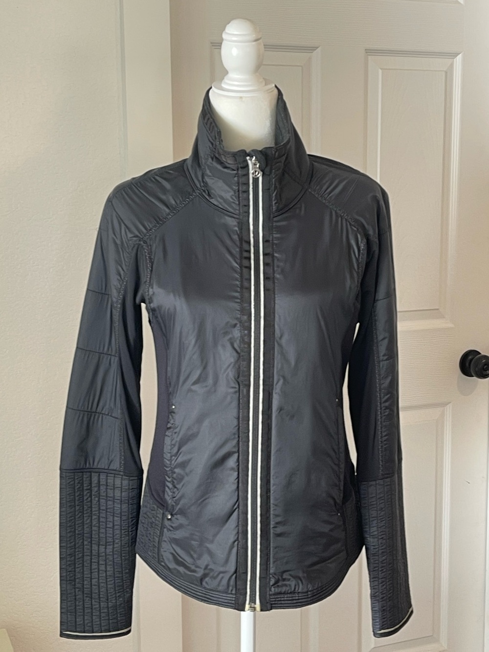 Lululemon Black Jacket | Women’s Small | Athleisure Activewear